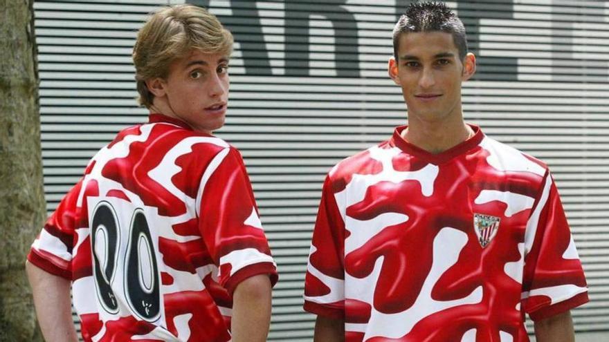 La conocida como 'camiseta kétchup' del Athletic en la temporada 2004/05.