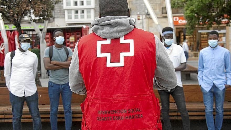 Actividad impulsada por Cruz Roja de Álava con jóvenes refugiados en Gasteiz.