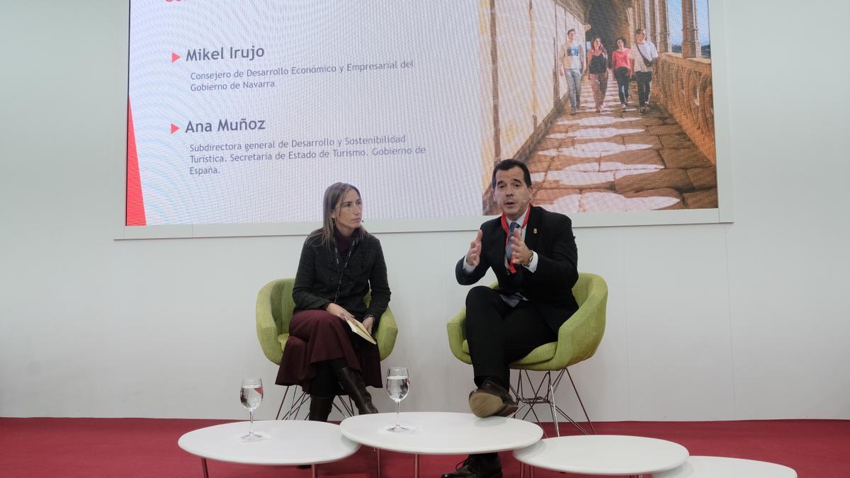 Muñoz e Irujo, durante la apertura de la segunda jornada en FITUR.