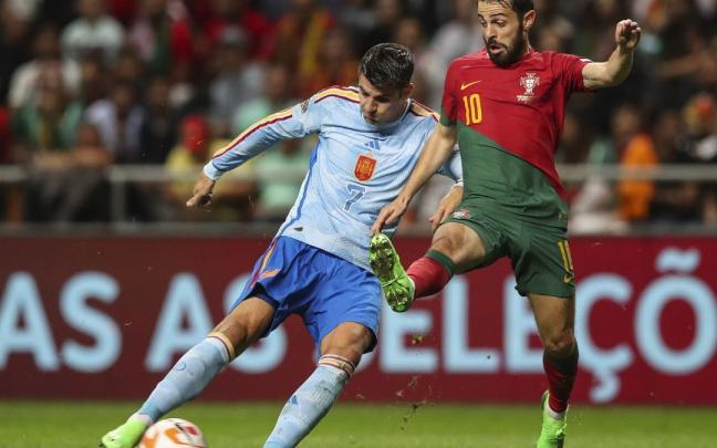 Morata, autor del gol de la selecci&oacute;n espa&ntilde;ola, en un lance del partido