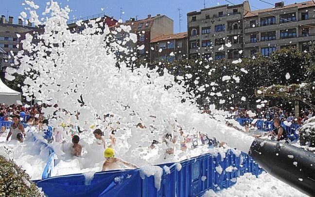 Los niños y niñas fueron los grandes protagonistas en la programación festiva de la mañana en Barakaldo