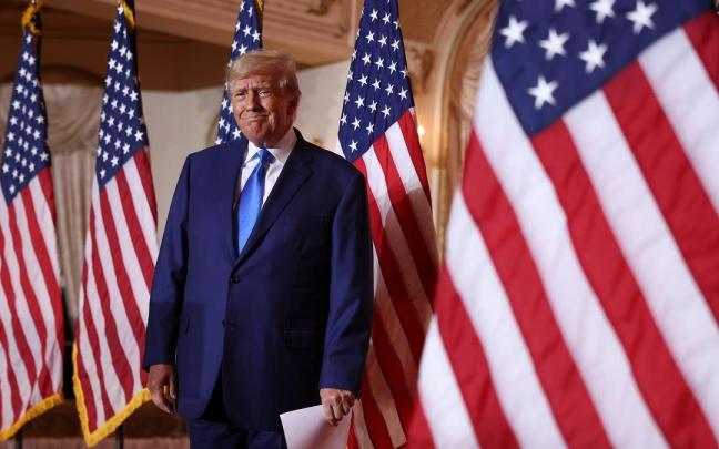 Donald Trump muestra un gesto compungido al conocer los resultados de las elecciones de ayer.