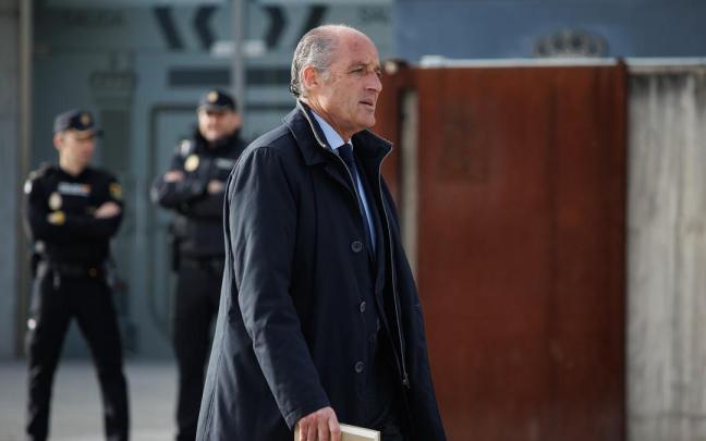El expresidente valenciano Francisco Camps a su llegada a la sede de la Audiencia Nacional este lunes.