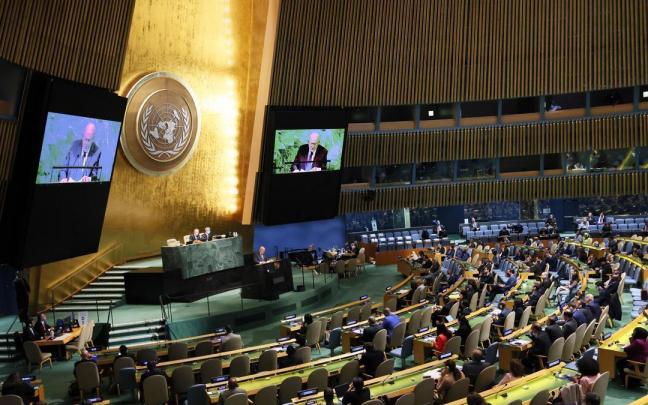 El representante ruso ante la ONU interviene ante la Asamblea General.