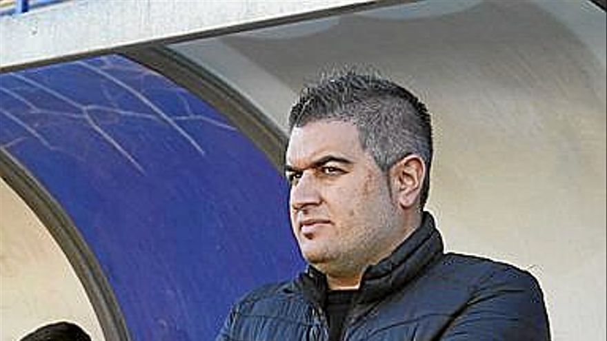 Álex Huerta, entrenador del CD Izarra.