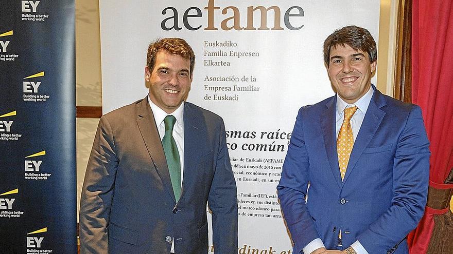 Pablo y Borja Garate, durante una intervención en un foro organizado por la Asociación de la Empresa Familiar Aefame en Donostia. | FOTO: N.G.