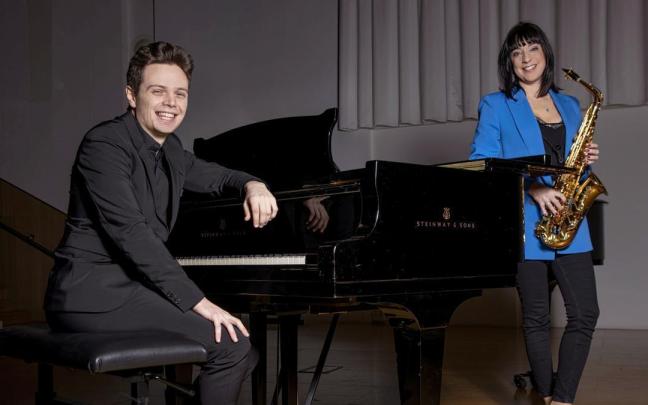 Aurora Vives y Sergio Eslava, profesores de saxofón y música de cámara del Conservatorio Profesional Pablo Sarasate. Aurora Vives y Sergio Eslava, profesores de saxofón y música de cámara del Conservatorio Profesional Pablo Sarasate.