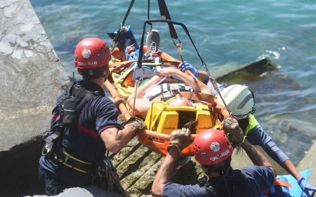 Simulacro de rescate de los bomberos de Donostia Simulacro de rescate de los bomberos de Donostia