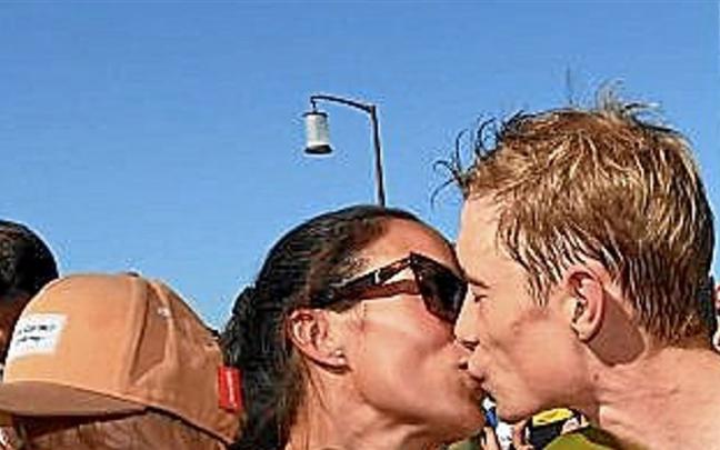El líder, con su familia. | FOTO: AFP El líder, con su familia. | FOTO: AFP