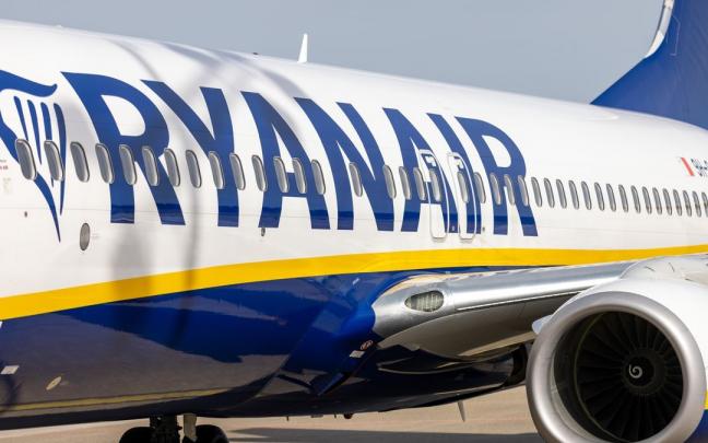 Un avión de la aerolínea irlandesa Ryanair. Un avión de la aerolínea irlandesa Ryanair.