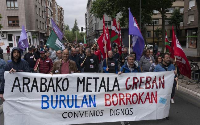 Manifestaci&oacute;n de Mercedes y el Metal alav&eacute;s en Vitoria