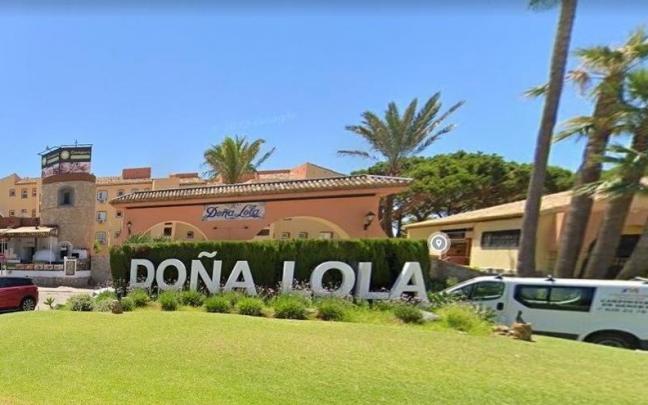Una persona sin identificar le disparó desde una moto en la zona de Calahonda de Mijas, a la altura de la urbanización Doña Lola. Una persona sin identificar le disparó desde una moto en la zona de Calahonda de Mijas, a la altura de la urbanización Doña Lola.