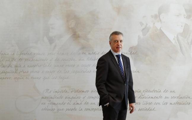 I&ntilde;igo Urkullu, en una de las salas de Lehendakaritza, en una imagen previa a la pandemia.