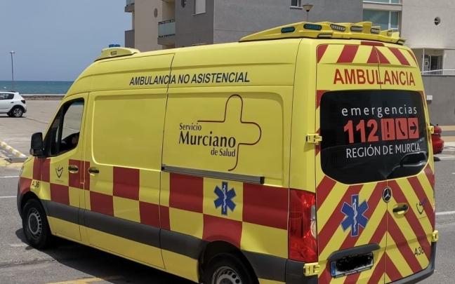 Imagen de archivo de una ambulancia en Murcia. Imagen de archivo de una ambulancia en Murcia.