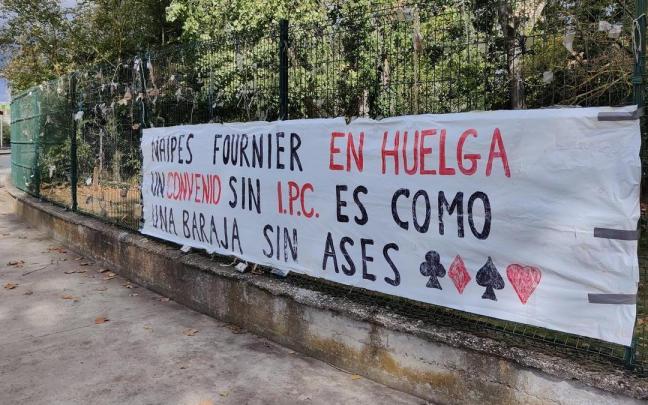 Cartel de protesta de la plantilla de Naipes Fournier