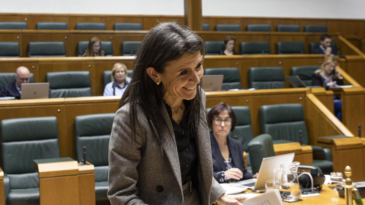 Nerea Melgosa, en su primer pleno en el Parlamento Vasco como consejera de Igualdad, Justicia y Políticas Sociales.