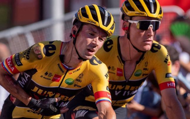 Roglic llega dolorido a meta tras su ca&iacute;da.