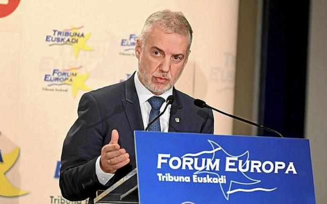 Urkullu, durante la conferencia ofrecida ayer en Bilbao organizada por el Fórum Europa.