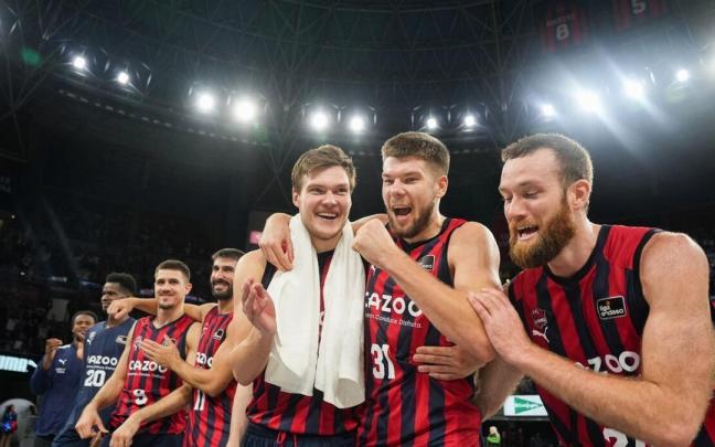 Costello, Giedraitis y Kotsar muestran su alegr&iacute;a tras el &eacute;pico triunfo ante el Real Madrid