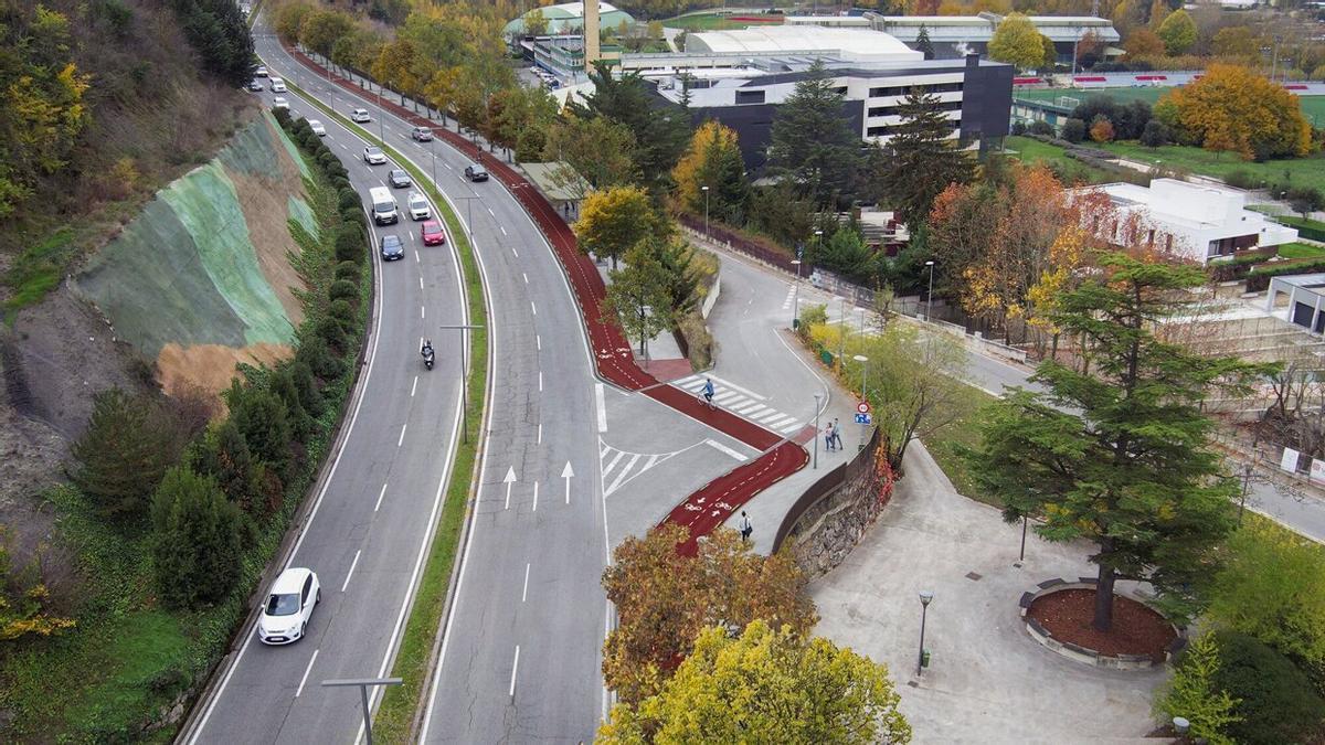 Una recreación del diseño del carril bici en Beloso, que transcurrirá por el margen derecho, en la acera, que ganará dos metros de anchura.