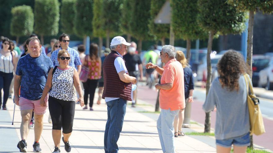 Gente paseando