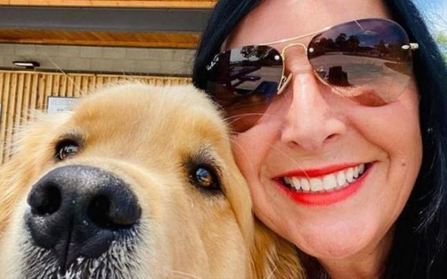 Diane Newton la dueña de Sterling y Colin, los perros de tiktok. Diane Newton la dueña de Sterling y Colin, los perros de tiktok.