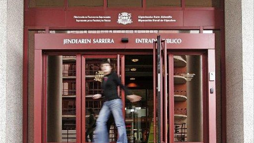 La Hacienda foral publica por s&eacute;ptima vez la lista de sus grandes deudores