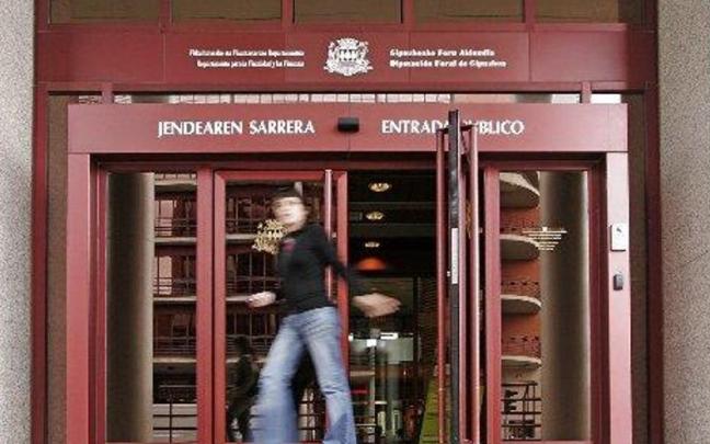 La Hacienda foral publica por s&eacute;ptima vez la lista de sus grandes deudores