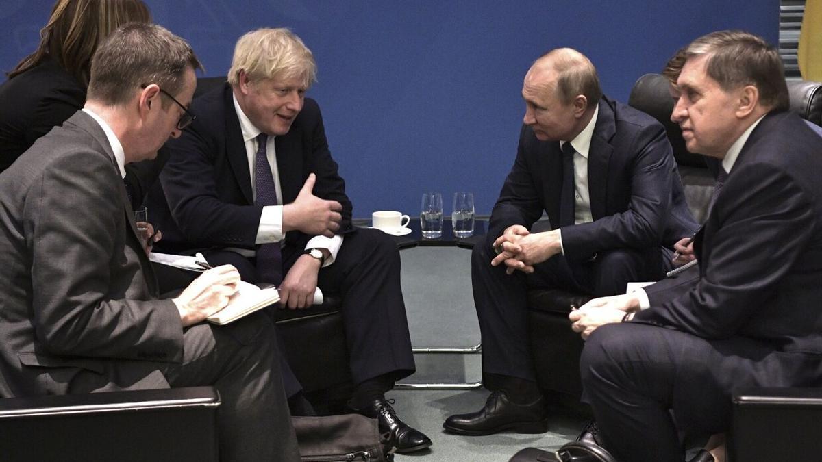 Boris Johnson y Vladimir Putin, en una imagen de archivo.