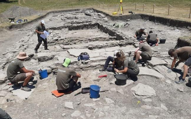 Labores arqueológicas en la zona. Labores arqueológicas en la zona.