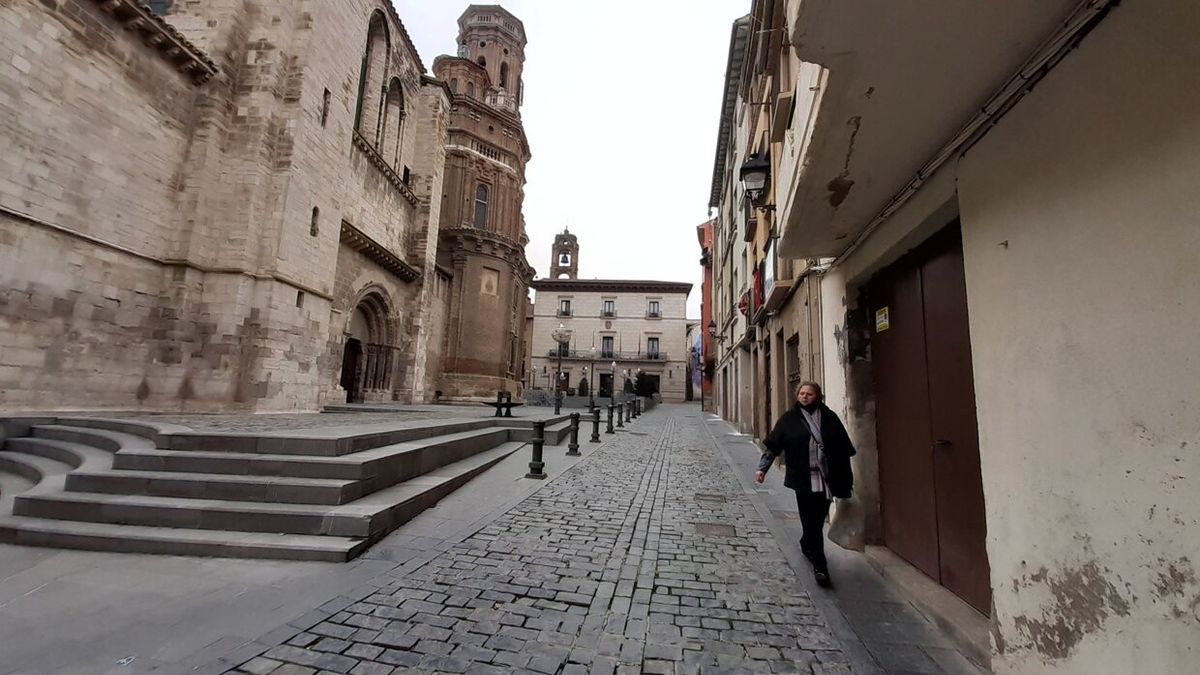 La plza Vieja de Tudela con la catedral y el Ayuntamiento, corazón del Casco Antiguo