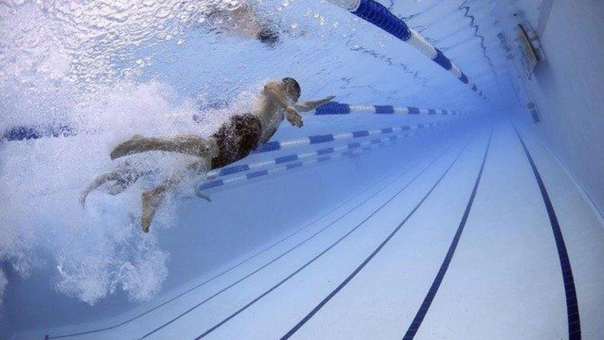 Imagen de recurso de una piscina.