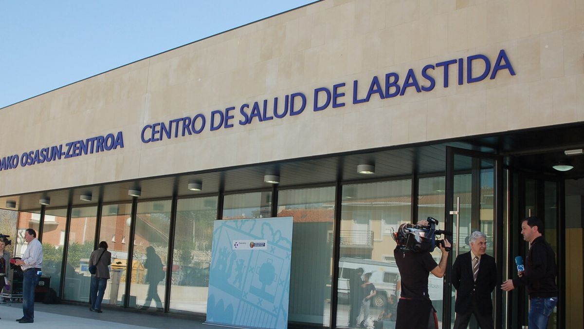 Fachada del centro de salud de Labastida.