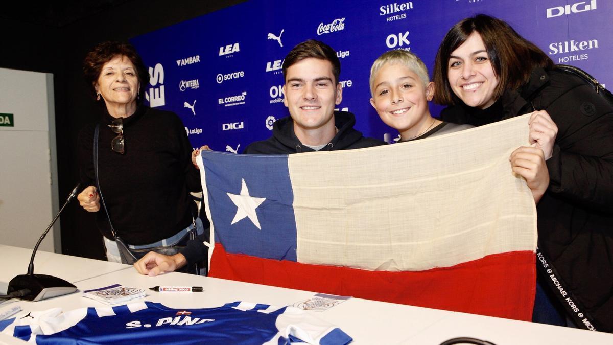 En imágenes: Presentación de Sebastián Pino con el Alavés