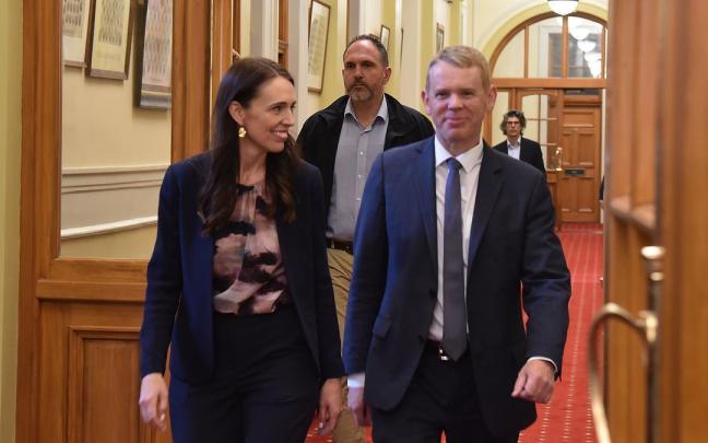 Jacinda Ardern y Chris Hipkins, en el Parlamento de Nueva Zelanda. Jacinda Ardern y Chris Hipkins, en el Parlamento de Nueva Zelanda.