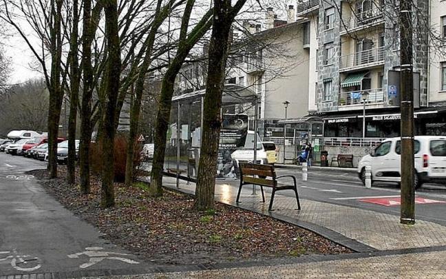El bidegorri y el paseo que arrancan en la rotonda de Txingurri.