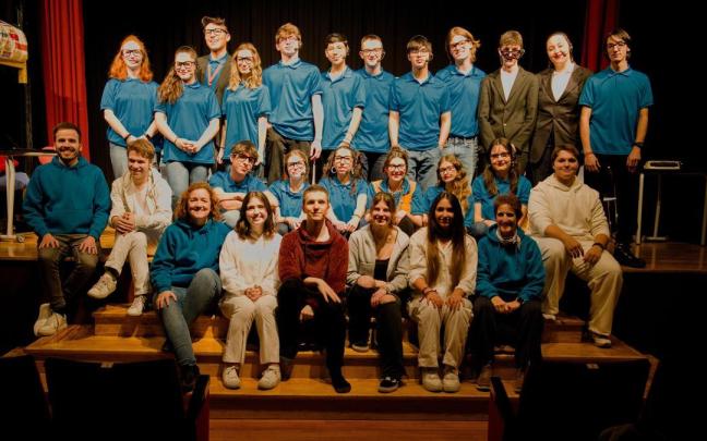 Foto de familia del taller, con su director, Kico Alba, primero por la izquierda. Foto de familia del taller, con su director, Kico Alba, primero por la izquierda.