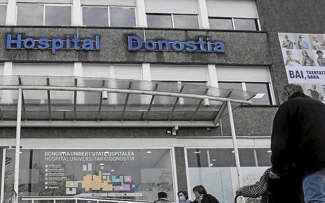 Exterior del Hospital Donostia. | FOTO: RUBEN PLAZA Exterior del Hospital Donostia. | FOTO: RUBEN PLAZA