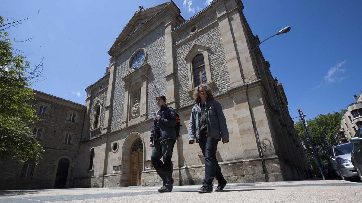 Exterior de la iglesia del Carmen, en Vitoria.