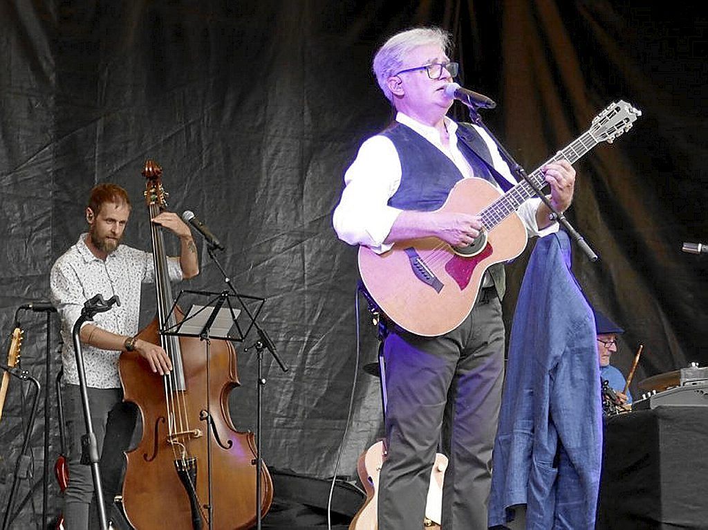 El concierto del mediodía fue con Iñaki Uranga.
