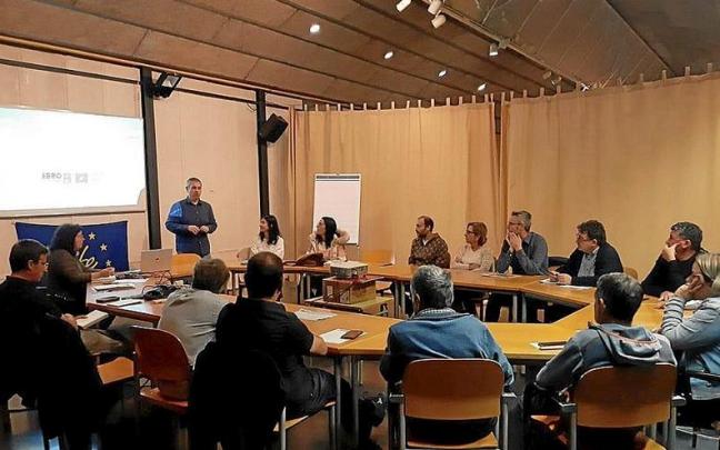 Imagen de una de las reuniones que se celebraron el día 2 en Castejón.