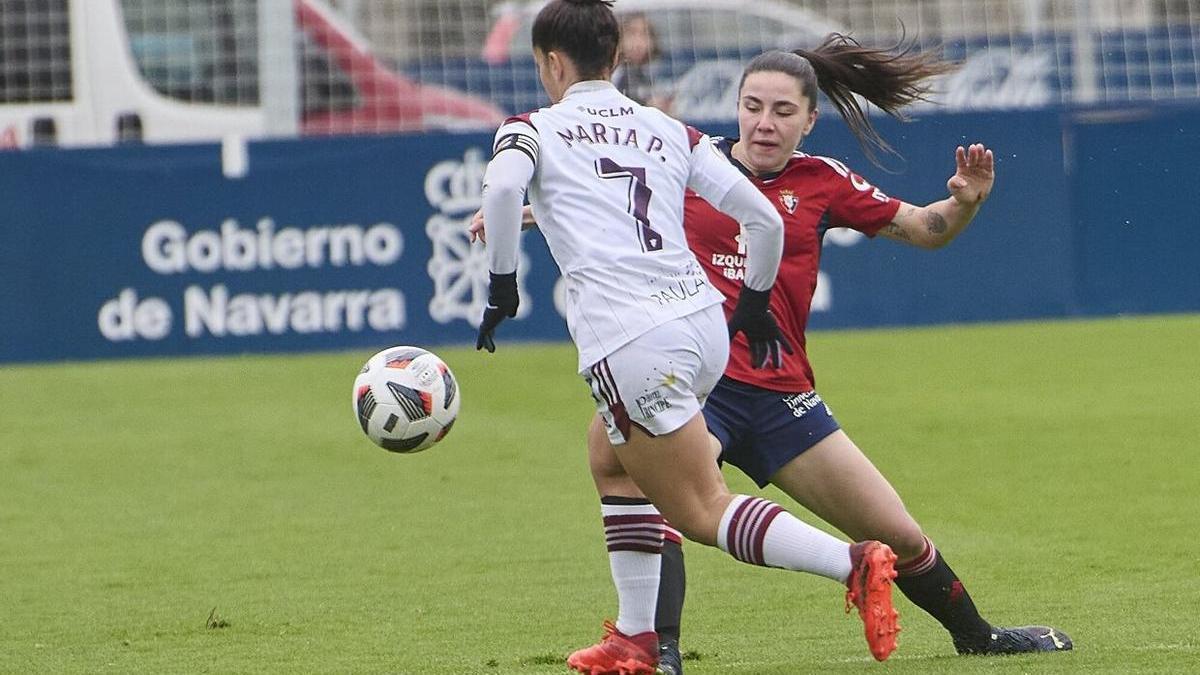 Aitana Zumárraga, en un lance del Osasuna-Alba disputado en Tajonar.