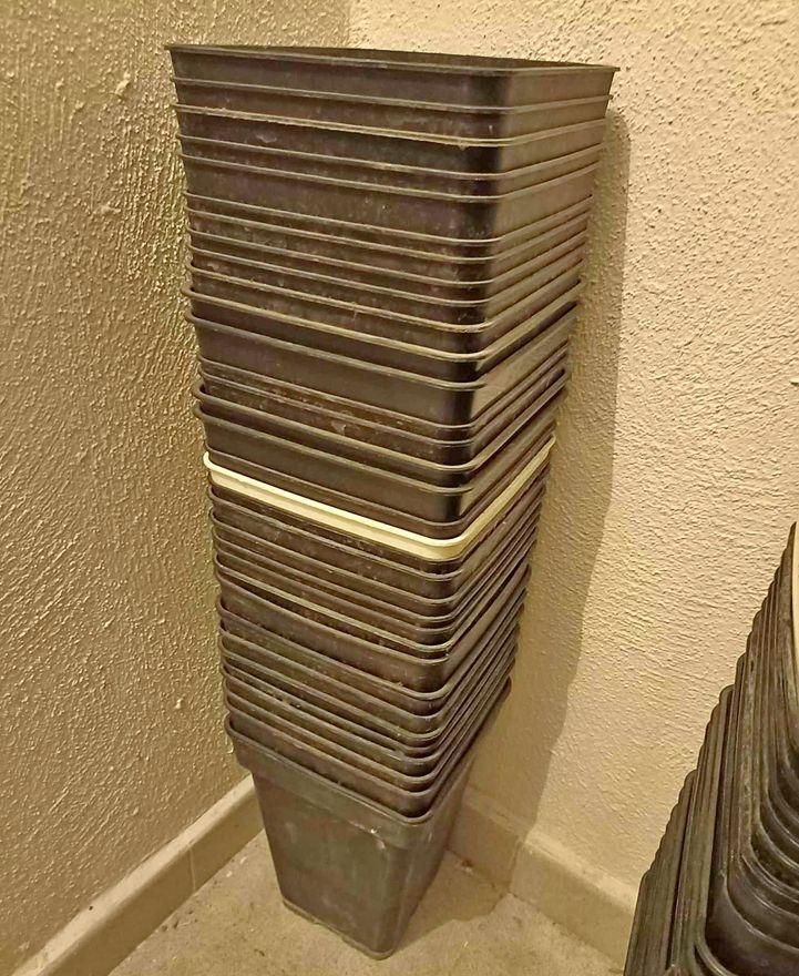 Macetas por un euro en Marketplace.