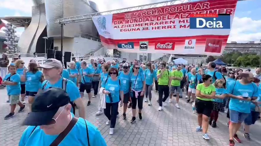 Este es el ambiente en la marcha popular de Bilbao para sensibilizar sobre el Alzheimer