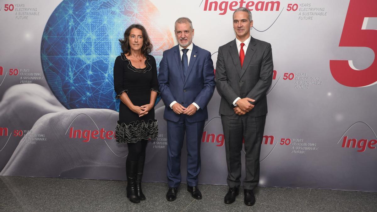 Teresa Madariaga, Iñigo Urkullu y Adolfo Rebollo.