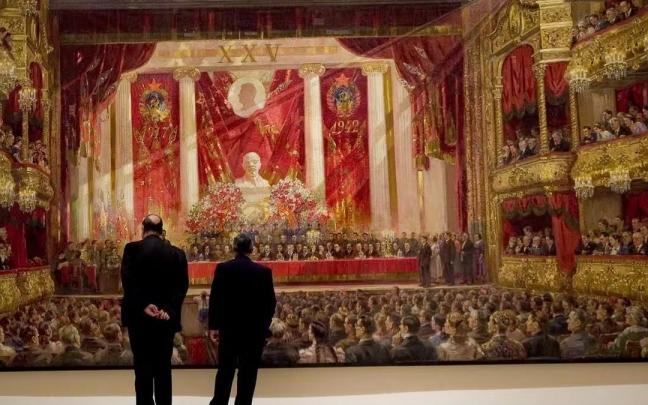 La exposición ‘Rusia’, compuesta por 315 obras, consiguió mostrar la evolución de las diferentes manifestaciones del arte ruso desde el siglo XIV hasta el presente, una muestra considerada como única e irrepetible. La exposición ‘Rusia’, compuesta por 315 obras, consiguió mostrar la evolución de las diferentes manifestaciones del arte ruso desde el siglo XIV hasta el presente, una muestra considerada como única e irrepetible.
