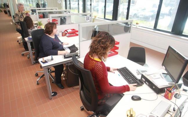 Empleadas públicas trabajan en la Agencia Integral de Empleo Iturrondo Empleadas públicas trabajan en la Agencia Integral de Empleo Iturrondo