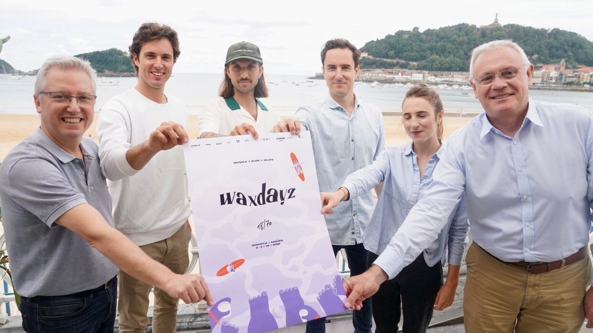 Organizadores del festival Waxdayz y representantes institucionales, en la presentaci&oacute;n de este viernes.