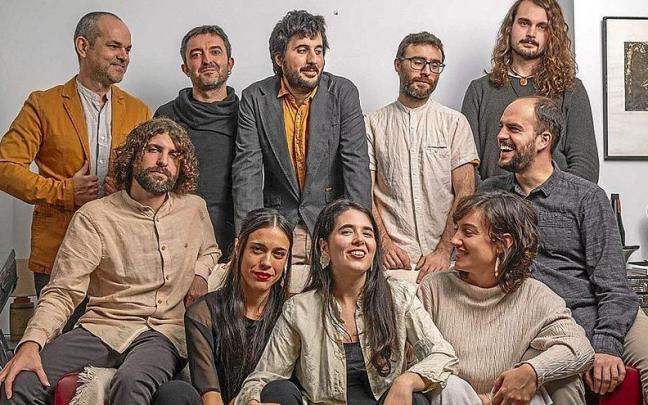 Kuttune es un proyecto impulsado por la percusionista, cantante, compositora y arreglista de Artziniega Nerea Quincoces