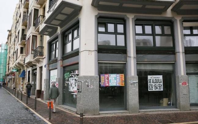 Comercio cerrado y en venta en el barrio de Bidebieta